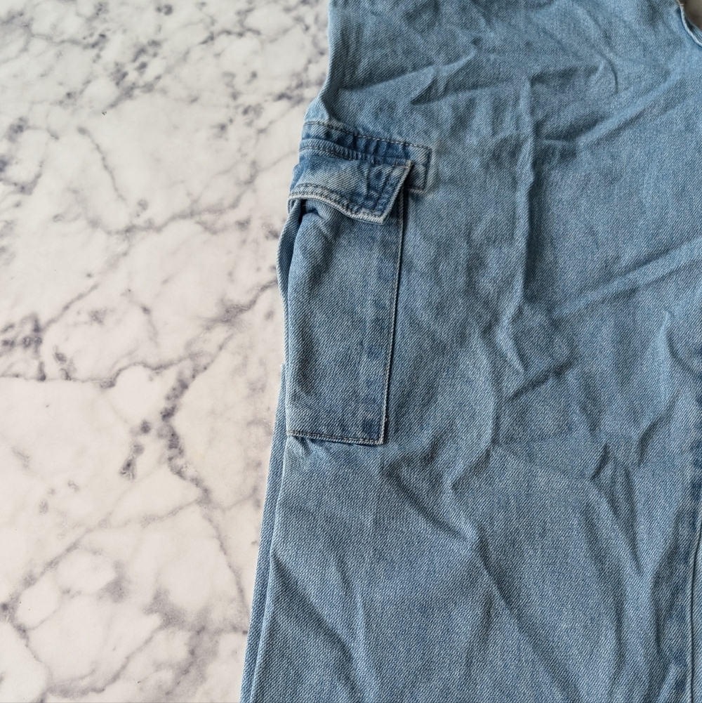 Forever 21 Light Blue Relaxed Jeans